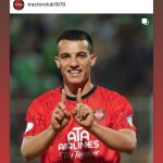 ستاره تراکتور گل خود را تقدیم به صابر کاظمی کرد