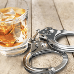 پلیس پارتی مختلط هنرمندان را بهم زد؛ بازداشت ۷ بازیگر مشهور با ۳۸ لیتر مشروب!